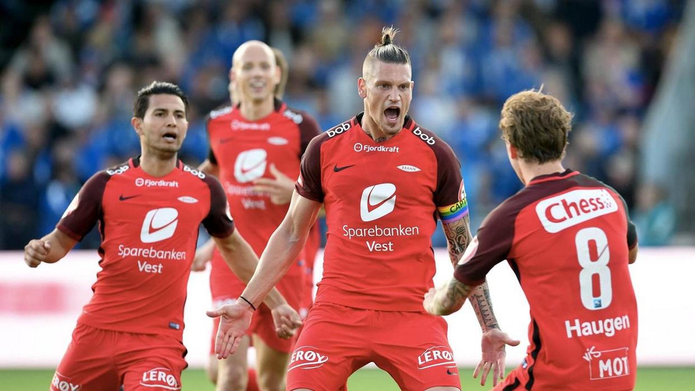 澳亚国际手游官网-阿森纳客场击败伯恩茅斯，取得胜利