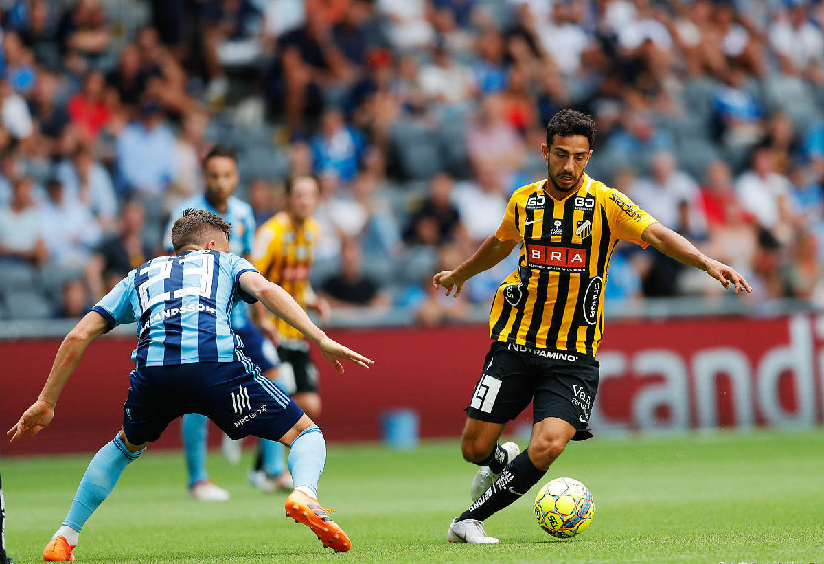 澳亚国际平台官网-塞维利亚半场领先却被逆转，主场作战难掌控