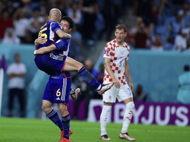 澳亚国际在线登录-佛罗伦萨惨败于拉齐奥横扫，保级形势岌岌可危的简单介绍